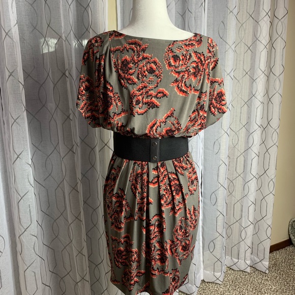 Elle Belted Dress Size Small - Picture 3 of 7